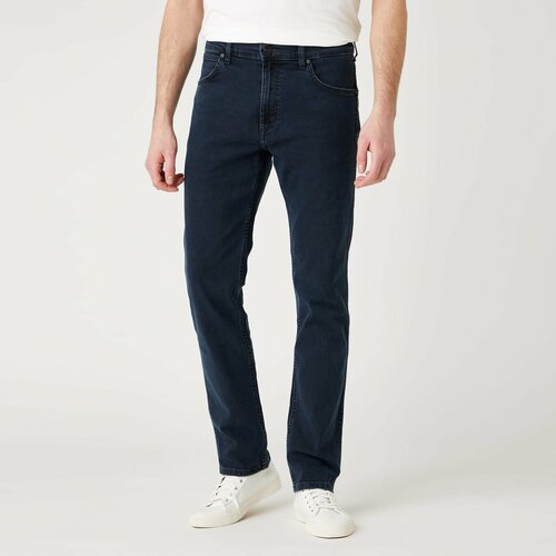 Джинсы зауженные Wrangler GREENSBORO, размер 36/30, синий джинсы зауженные wrangler размер 36 30 серый