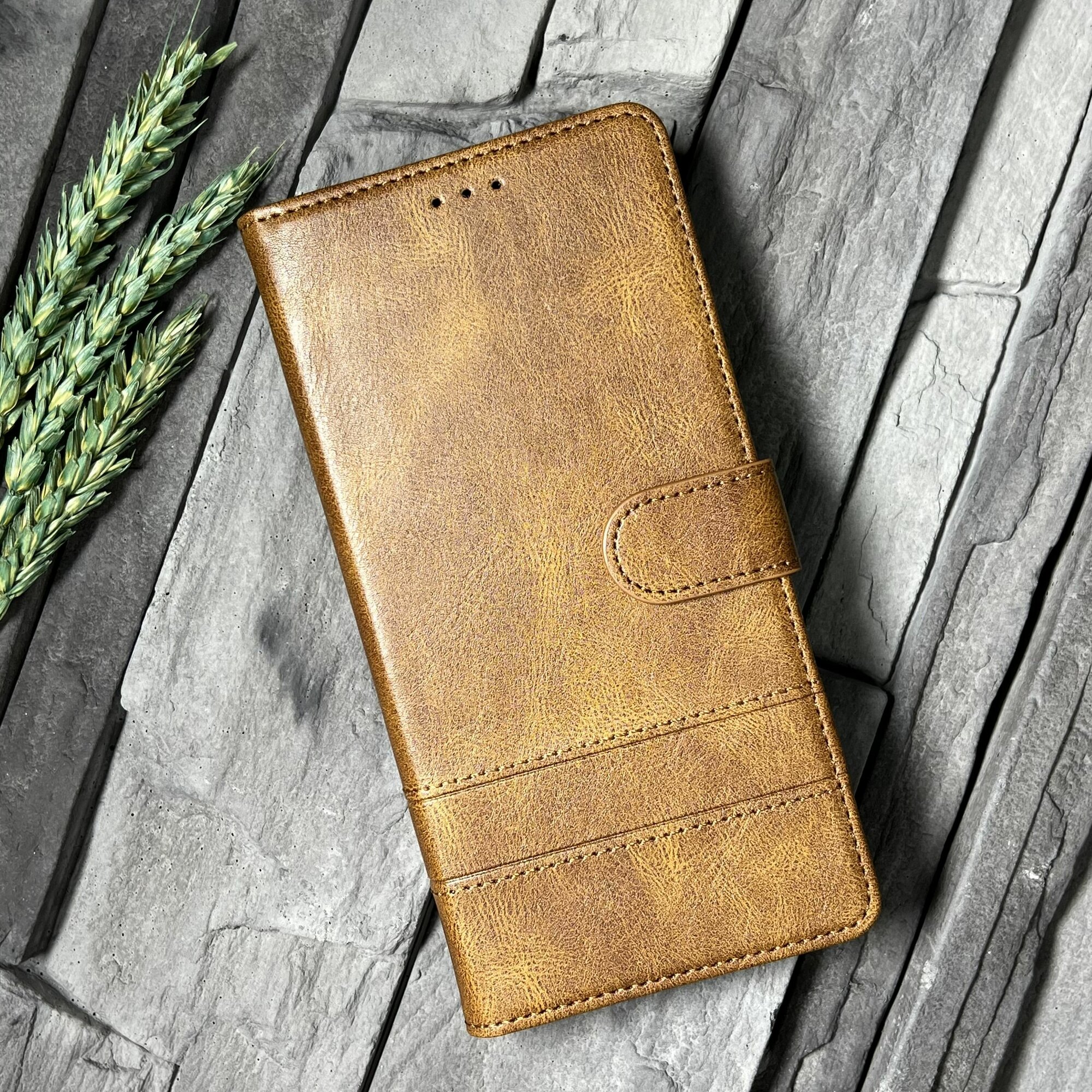 Чехол книжка для Tecno Pova 6 Neo кожаный с магнитной застежкой / Техно Пова 6 Нео с хлястиком / flip чехол с функцией подставки , коричневый