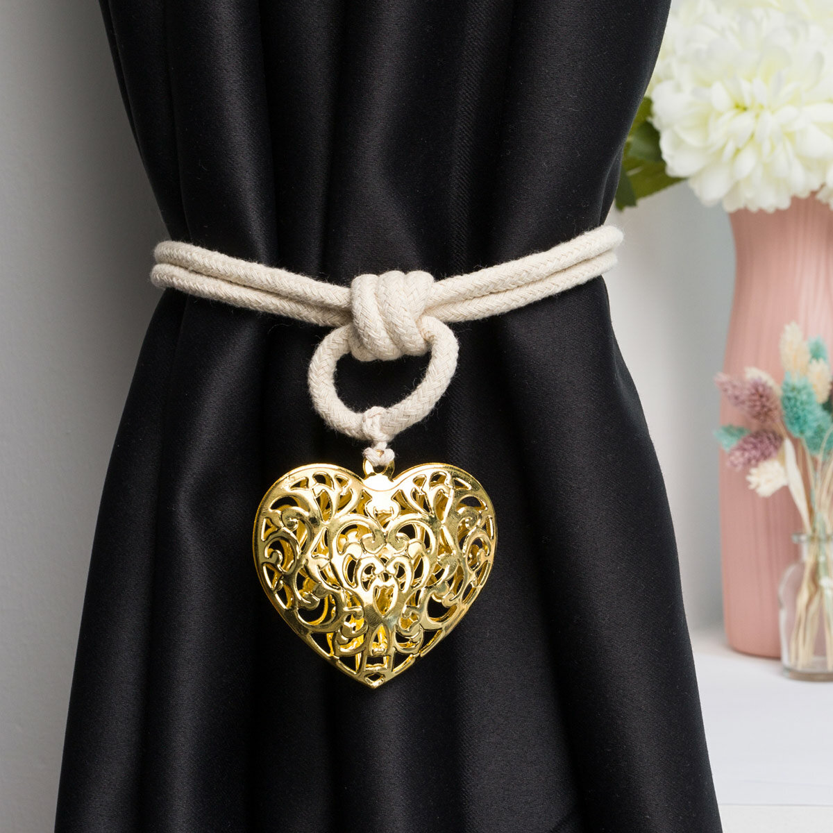 Подхват для штор в виде шнура с подвеской 'Сердце', 6х6,7 см, золотой, Айрис — фото 1