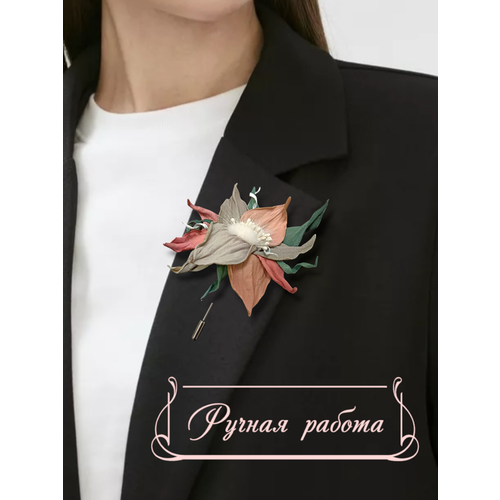 Брошь розовый 2500₽