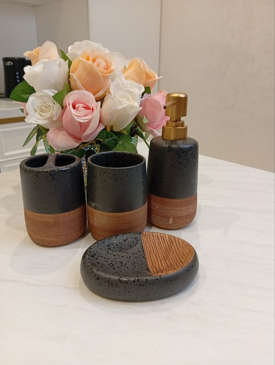 Набор для ванной комнаты, 4 шт предмета, матовый, черный цвет — фото 1