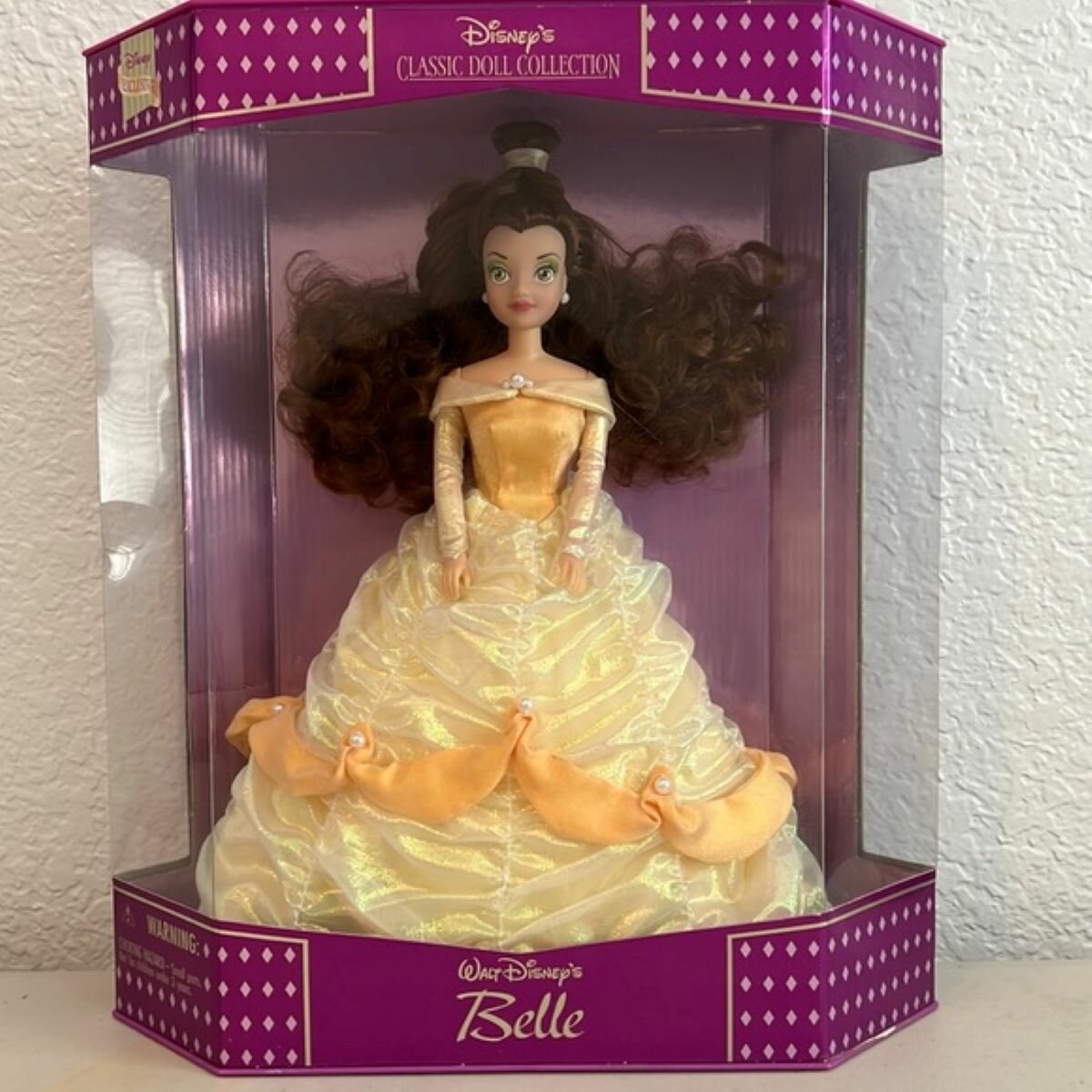 Кукла коллекционная Белль Beauty and the Beast серия Disney Classic