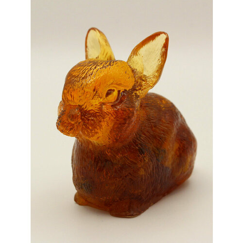 Сувенирная фигурка с янтарем Кролик