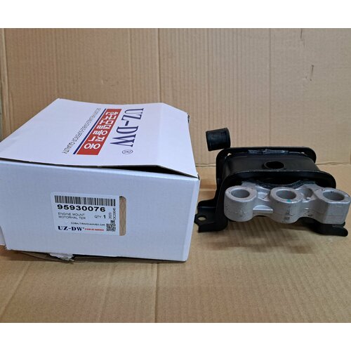 Опора подушка двигателя правая МКПП АКПП Кобальт Равон Р4 Авео Т300 5200₽