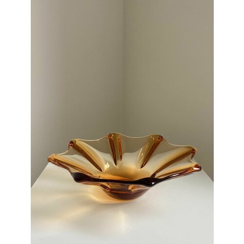 Ваза для фруктов конфетница Цветное Коричневое стекло СССР Чехословакия Состояние Высота 7см Диаметр 22 см 1990₽