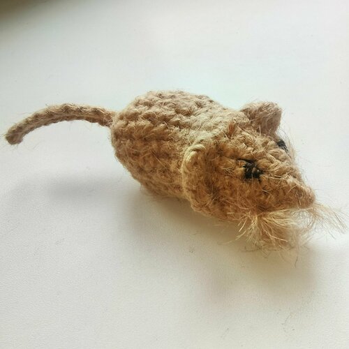 Мышка из джута, игрушка когтеточка с кошачьей мятой