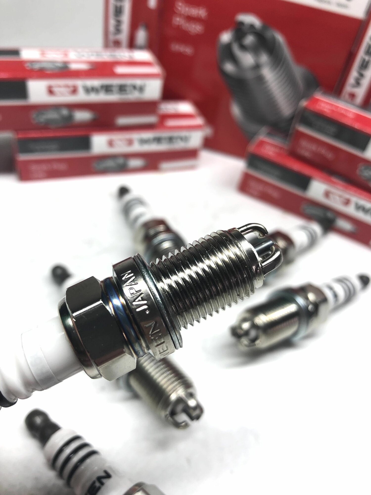 Комплект свечей зажигания BMW БМВ 1 3 5 X5 7 8 Z3 Alpina B3 Alpina B5 E30 E34 E36 E46 E39 E32 E38 E65 E83 E53 6 Цилиндров япония WEEN — фото 1