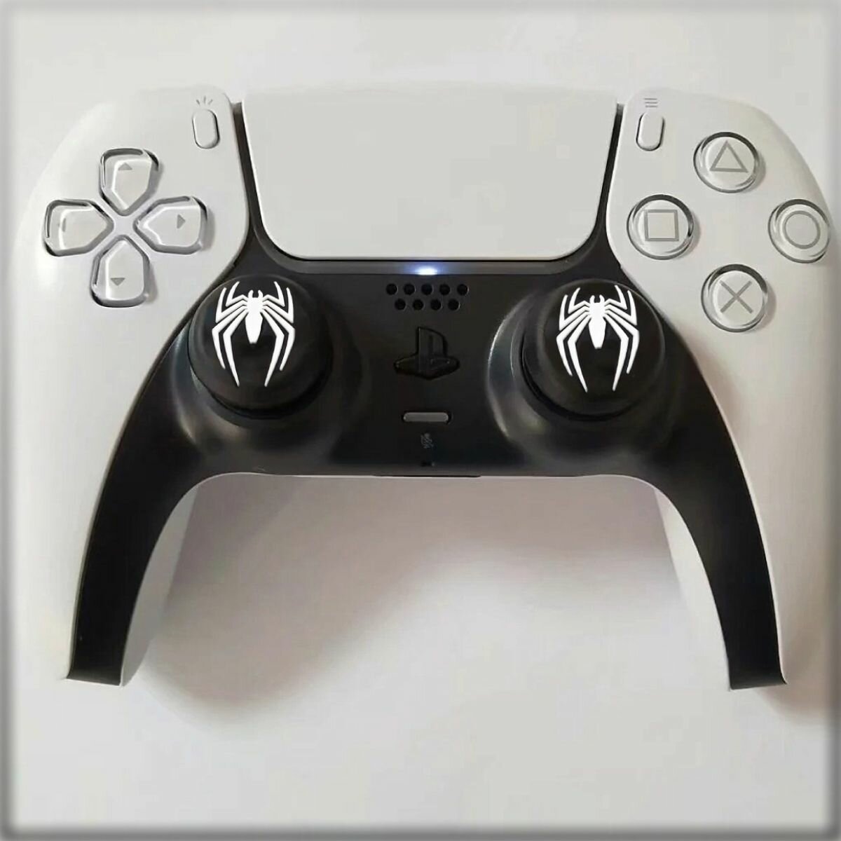 Накладки на стики для геймпада Sony PS5 DualSense, PS4 DualShock и PS3, Xbox 360, Xbox One, Stray — фото 1