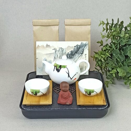 Набор фарфоровой посуды для чайной церемонии Лотос на доске