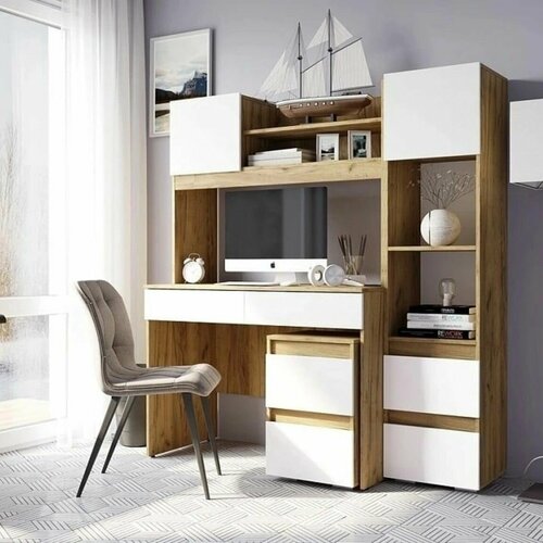 Компьютерный стол селфи