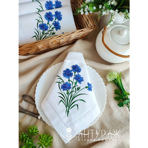 Текстильный сувенир Вышитая салфетка Васильки с мережкой 43*43см от ANTURAG-VISHIVKA