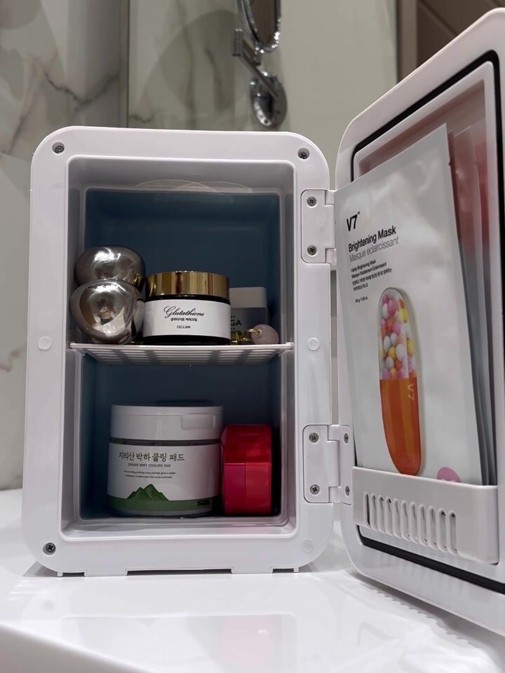 Мини-холодильник COOLBOXBEAUTY "Flash Box", зеркальный, подсветка, 3 цвета, 6л — фото 1