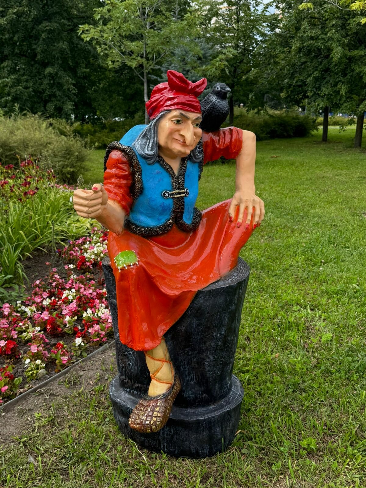 Фигурка садовая