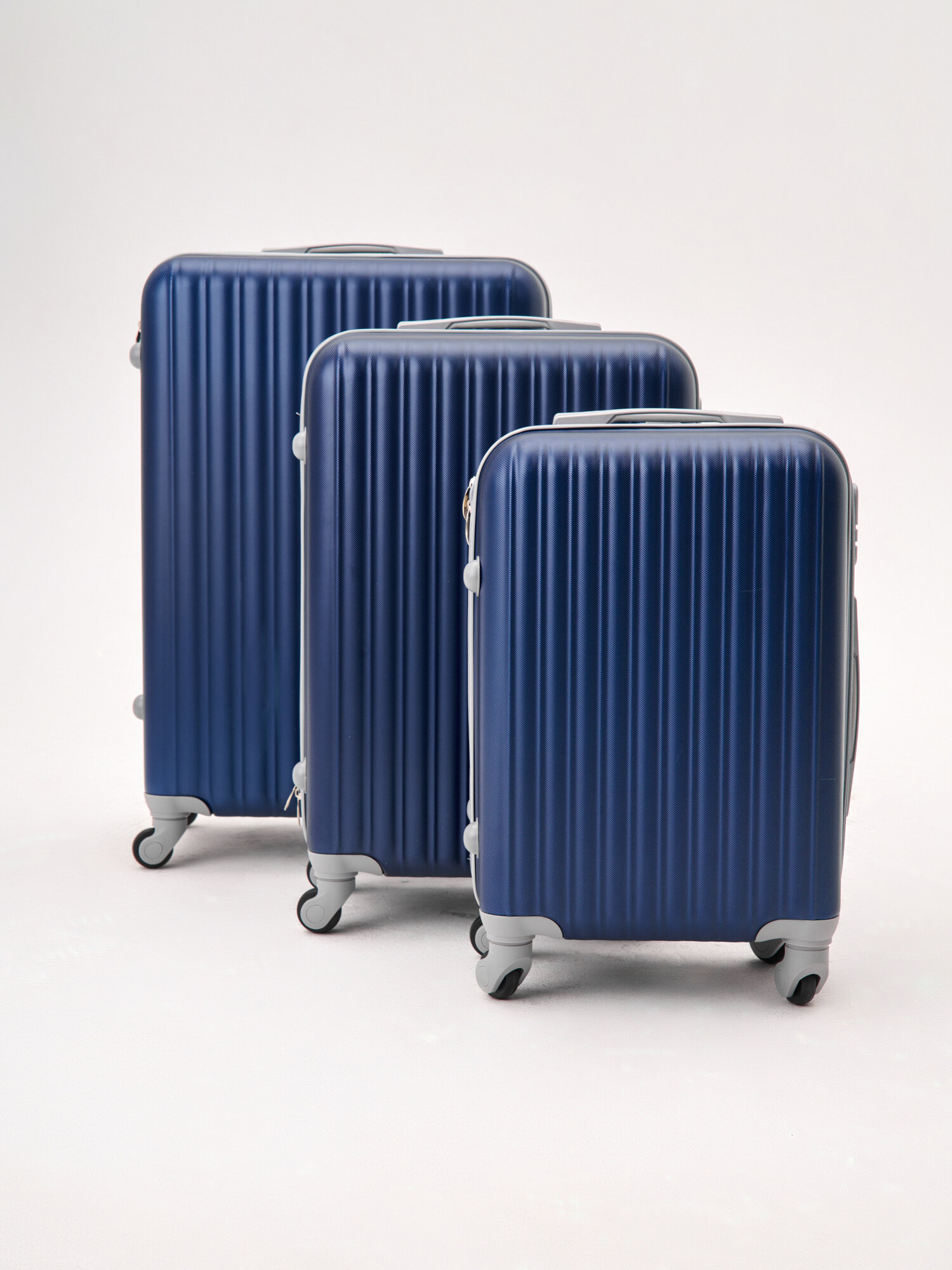 фото Комплект из 3-х чемоданов "King of King" 3в1. цвет Темно-Синий. Размер L+M+S (ручная кладь)