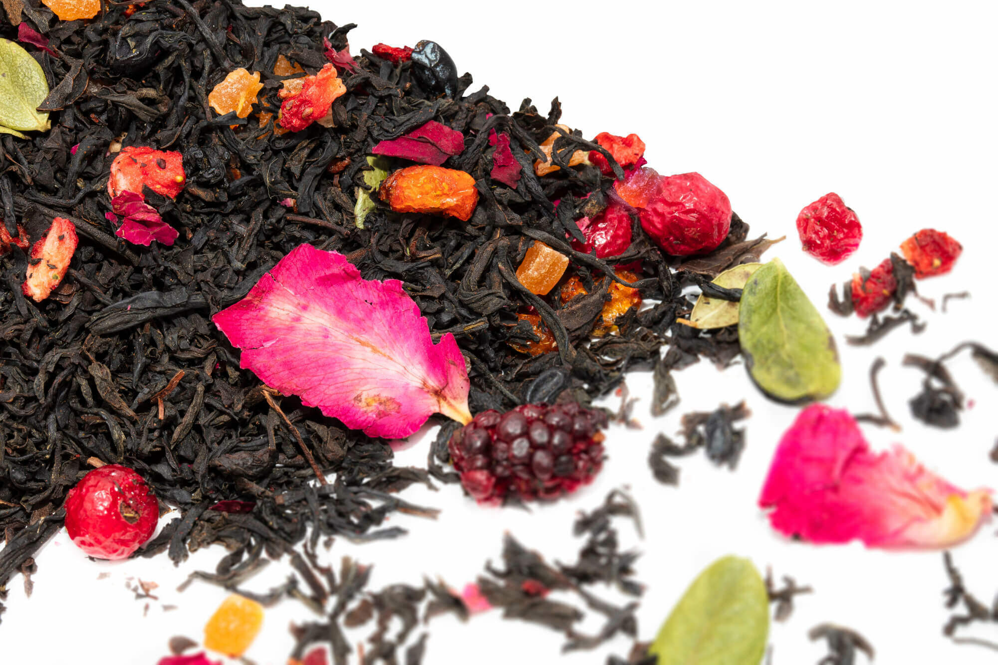 Императорский чай WEISERHOUSE, 100 г, черный цейлонский чай с добавлением кусочков манго и клубники, ягод барбариса, брусники, облепихи, черной смородины и ежевики