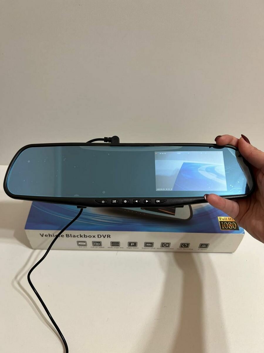 фото Видеорегистратор зеркало с камерой заднего вида