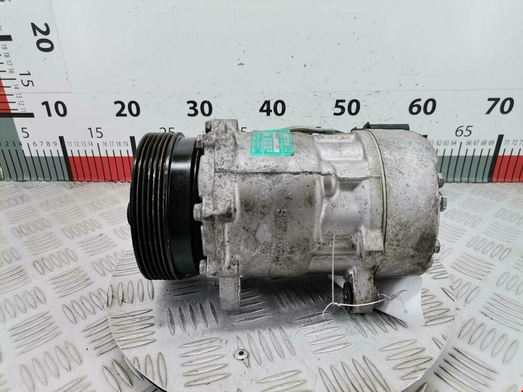 Компрессор кондиционера Volkswagen Golf 4 2000 1J0820803N