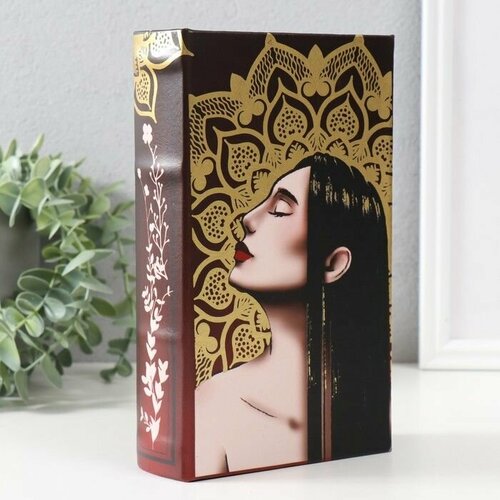 Сейф-книга дерево кожзам Профиль девушки 3D тиснение 21х13х5 см 1781₽