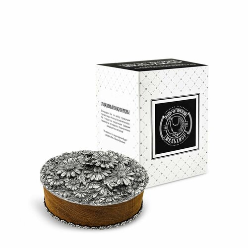 Шкатулка Ромашки деревянная с посеребренными элементами 5900₽