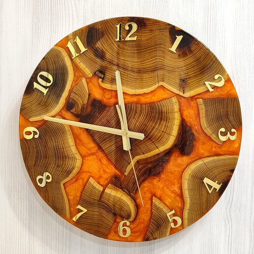 Часы настенные ручной работы из дерева и эпоксидной смолы большого размера 