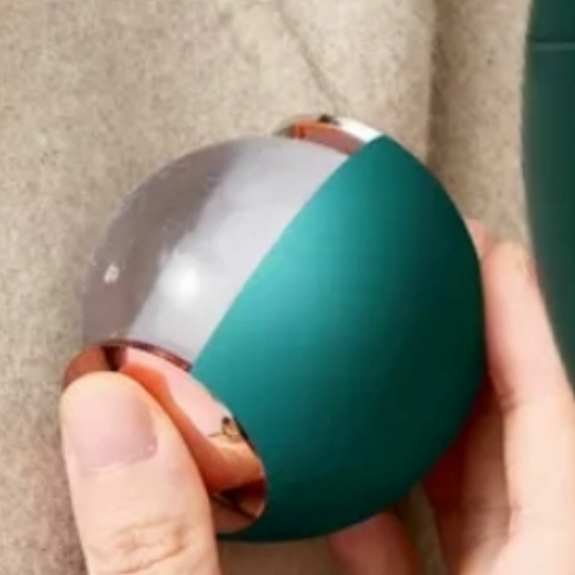 Ролик шар многоразовый для чистки одежды липкий зеленый моющийся