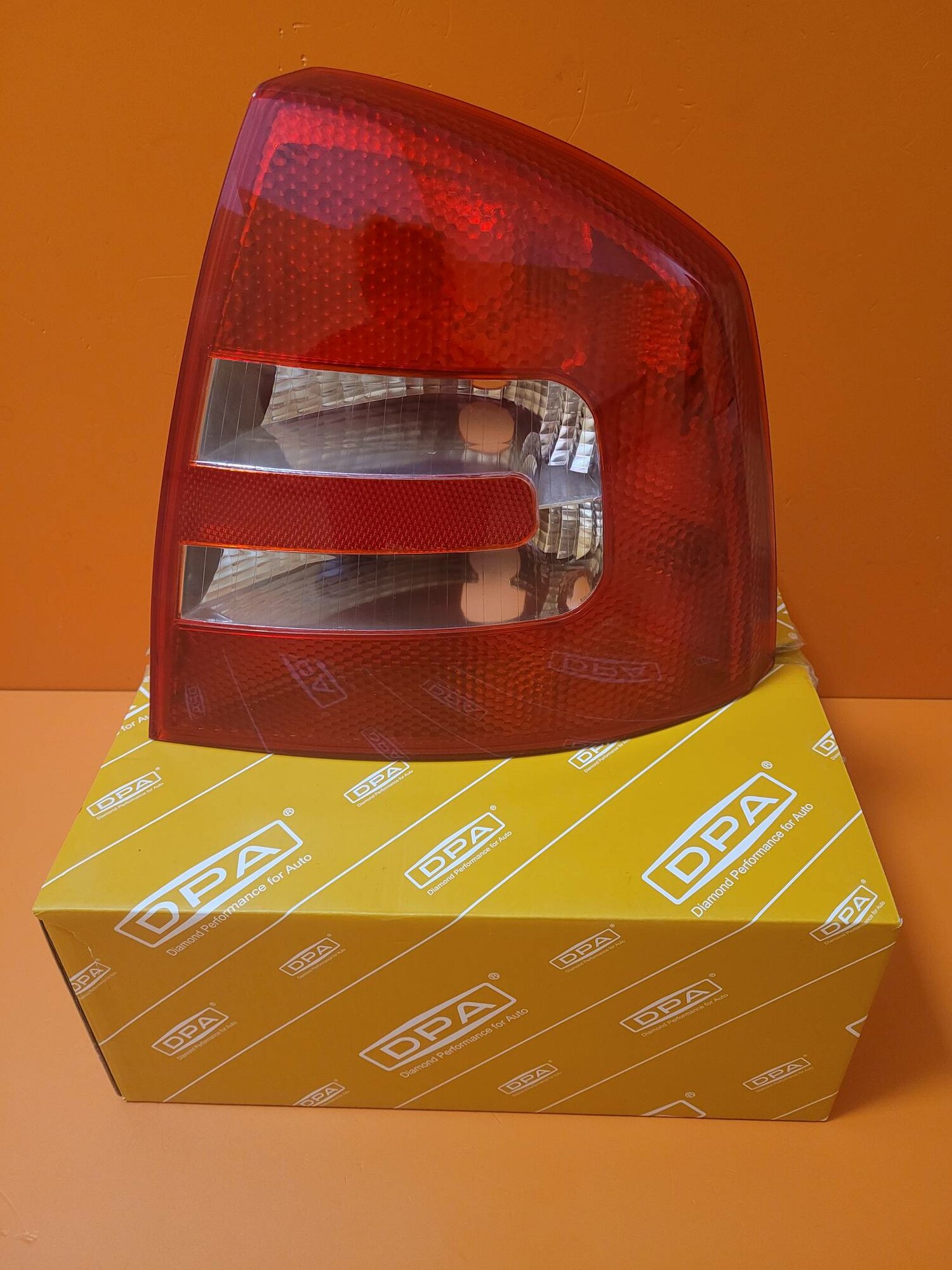 Фонарь задний правый Skoda Octavia A5 2004-2013 (ОЕ: 1Z5945112/1Z5945112A)