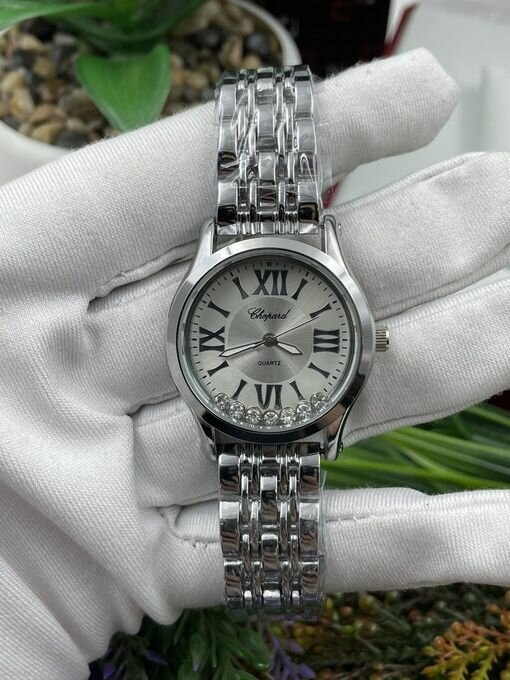 фото Женские наручные часы CHOPARD с металлическим ремешком в подарочной упаковке