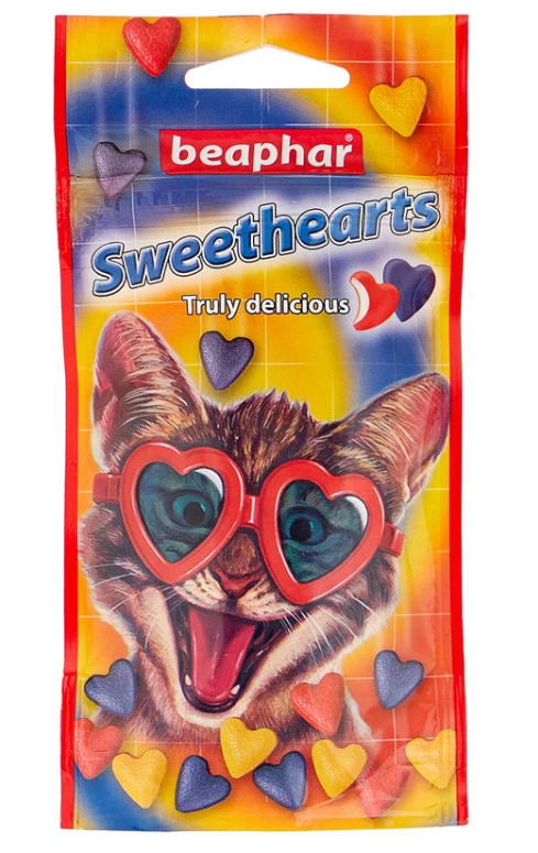 Лакомство для кошек Beaphar Sweet Hearts разноцветные сердечки, 150 шт