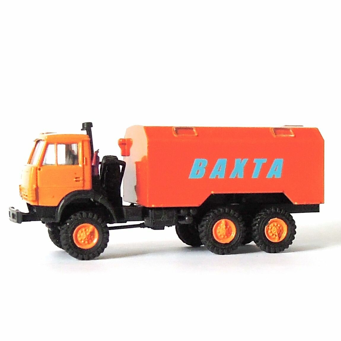 870042 MTD Модель грузовика с вахтовым кунгом H0 1:87 16,5мм