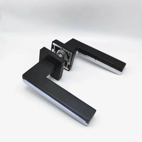 Комплект дверных ручек со светодиодной подсветкой Black Door handle 72 мм 50 мм 4855₽