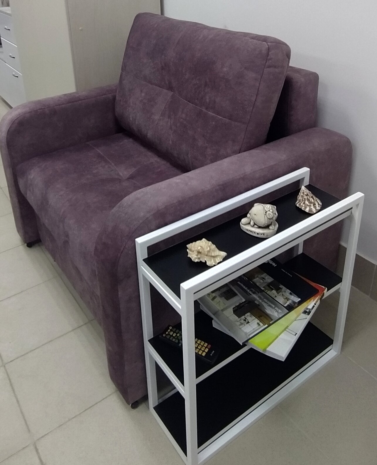 фото Столик прикроватный журнальный Лофт