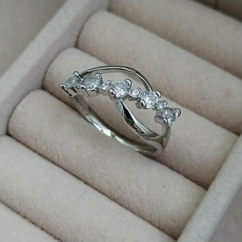 фото Кольцо, искусственный камень, циркон, размер 20, серебряный нет бренда