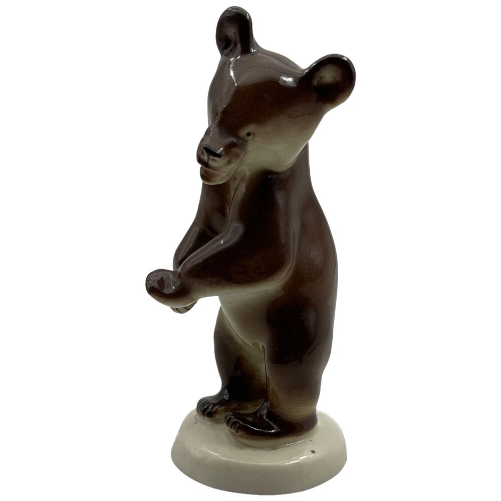 фото Фарфоровая статуэтка "Бурый медвежонок" 1960-1970 гг. Автор Воробьев Б. Я, ЛФЗ, СССР