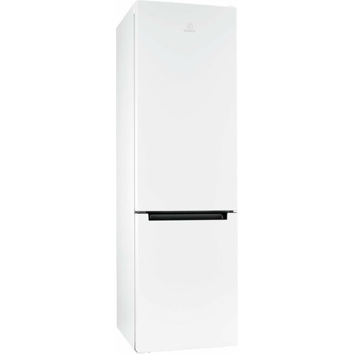 Холодильник Indesit DS 4200 W белый 4549100₽