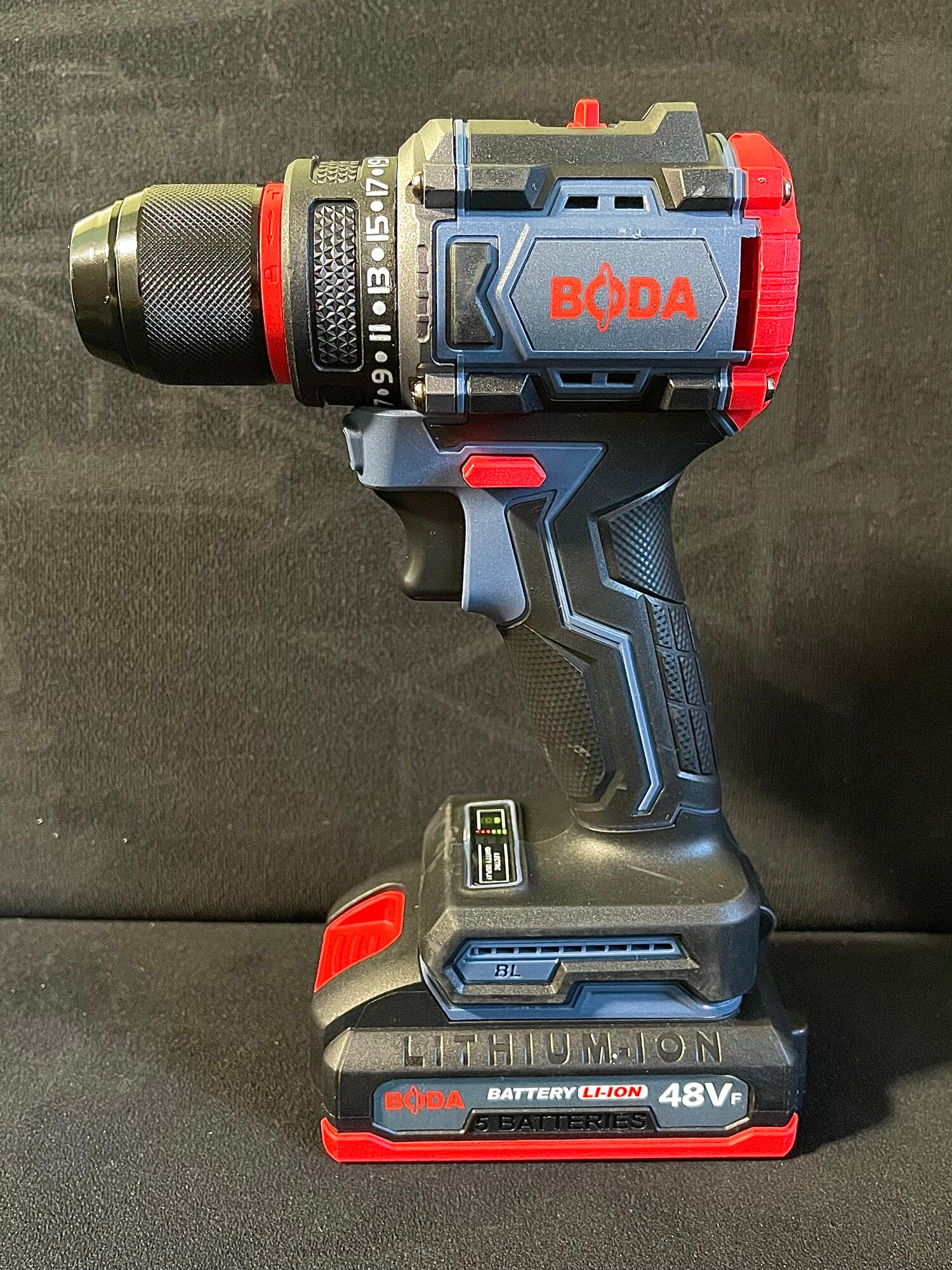 фото Шуруповерт аккумуляторный бесщеточный 2000 A/ч