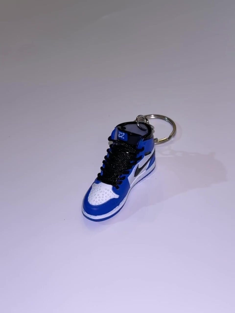 Брелок NIKE, синий/белый — фото 1