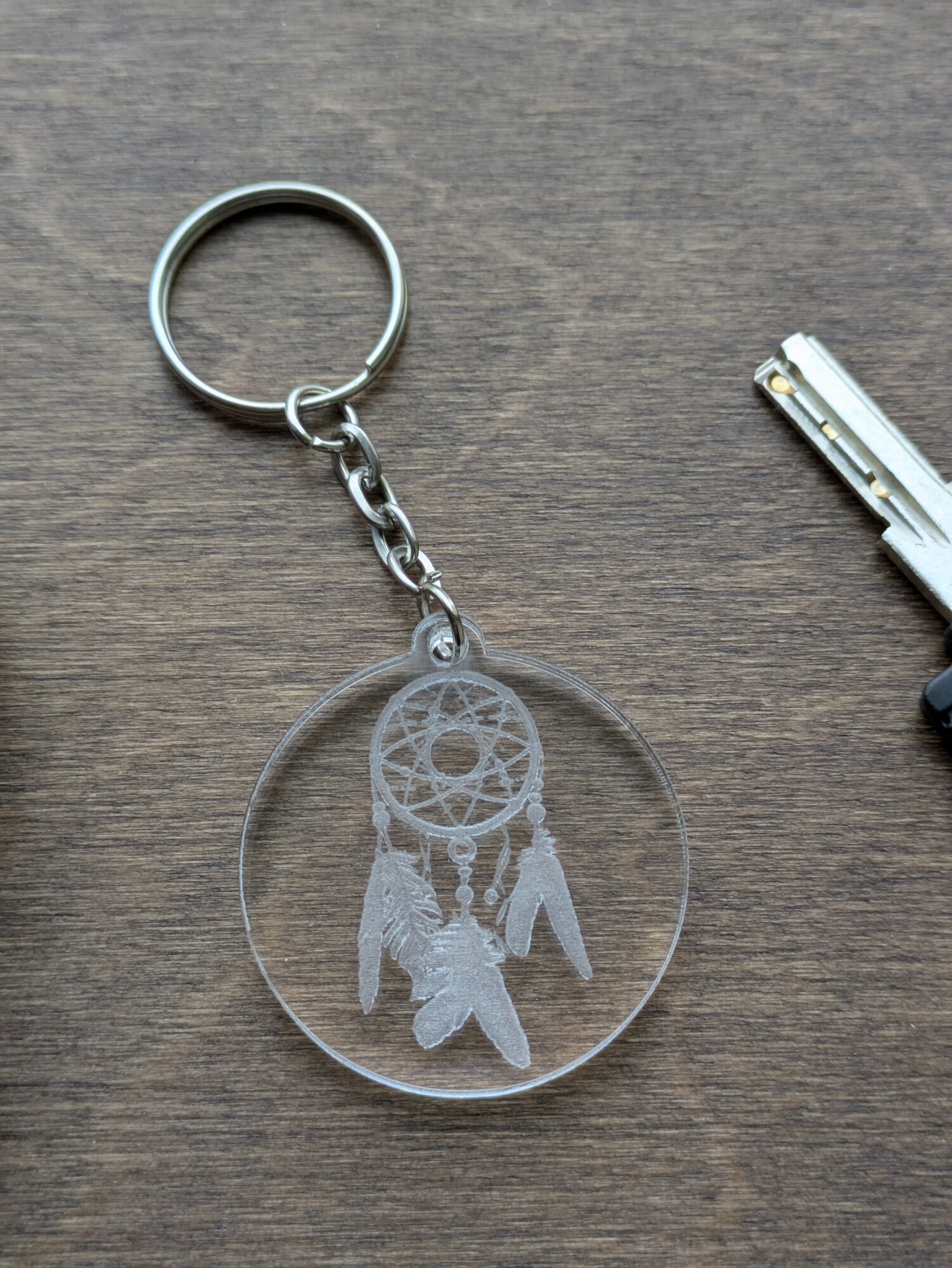 Брелок бесцветный