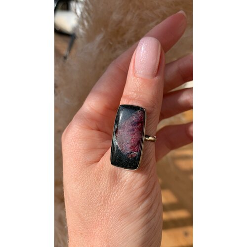 фото Кольцо true stones, размер 17, бордовый