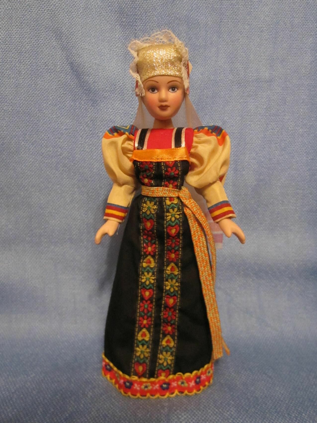Кукла коллекционная в праздничном костюме Тверской губернии