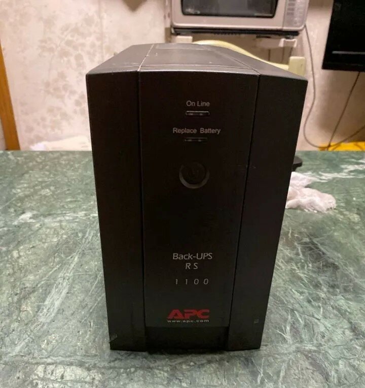 Ибп APC Back-UPS RS 1100 + АКБ