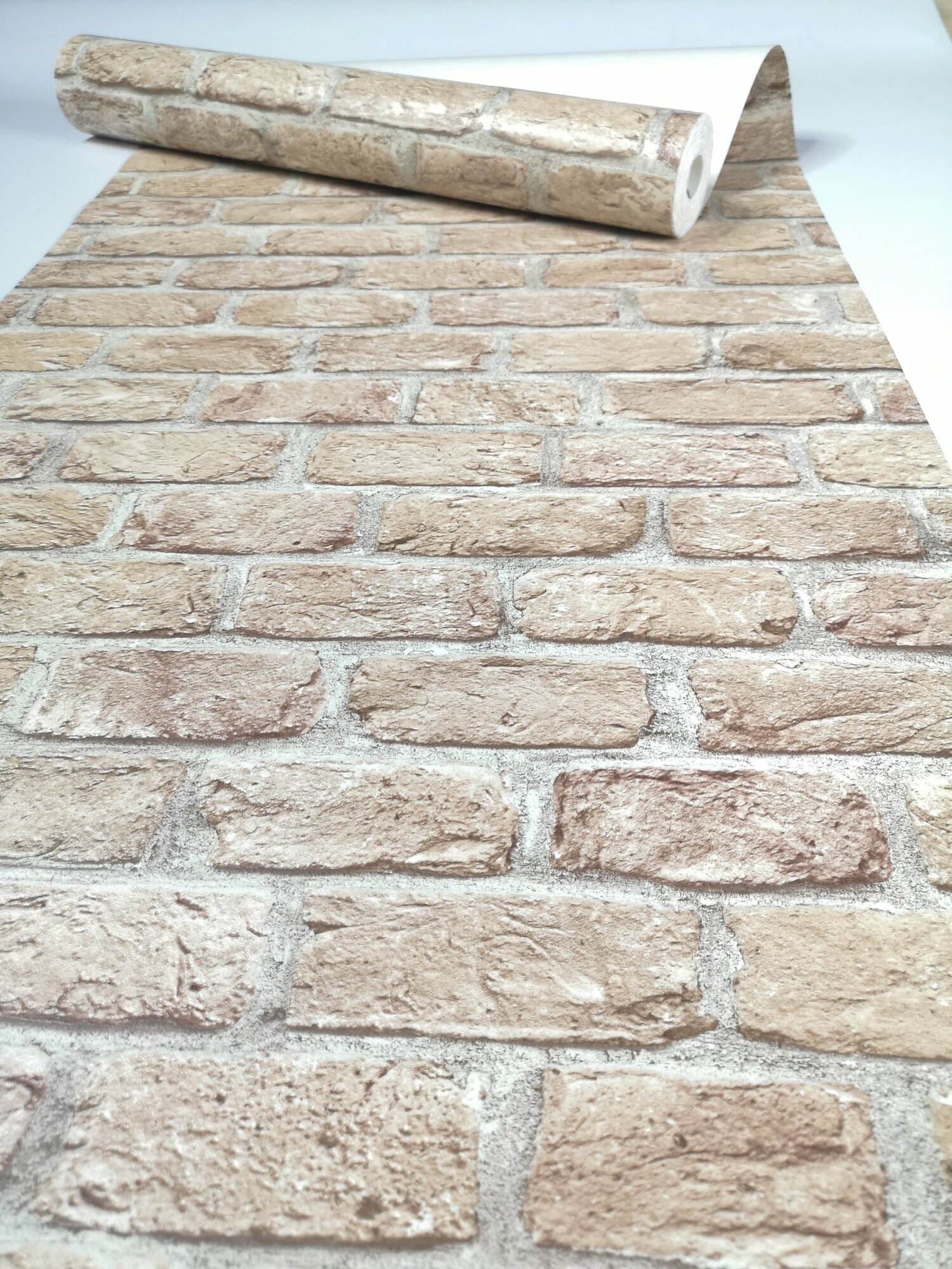 фото Обои виниловые 3D под красный кирпич для кухни и коридора моющиеся бежевые / Лофт / 0.53х10м/ AURORA B6IO-O2