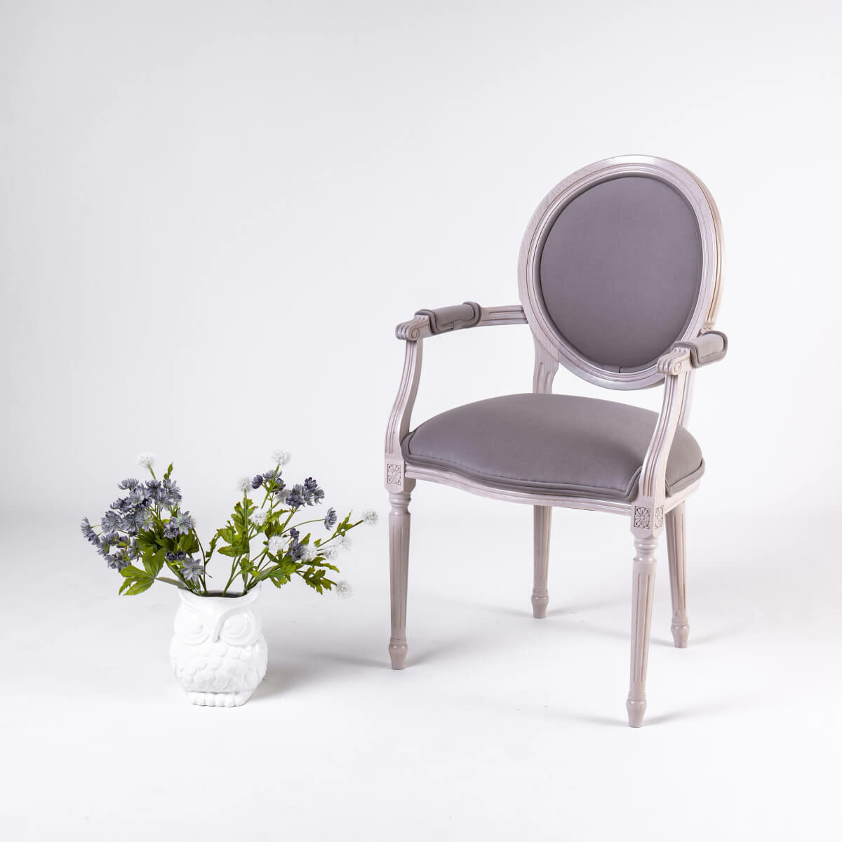 фото Стул с подлокотниками