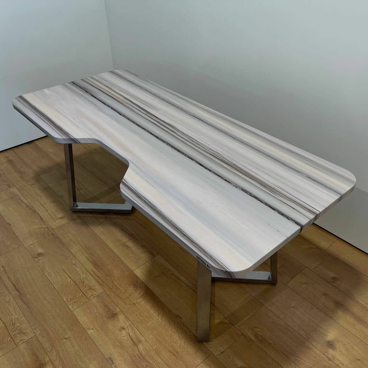 Стол письменный компьютерный с вырезом THETABLE 160х80 см 2.27/1.3