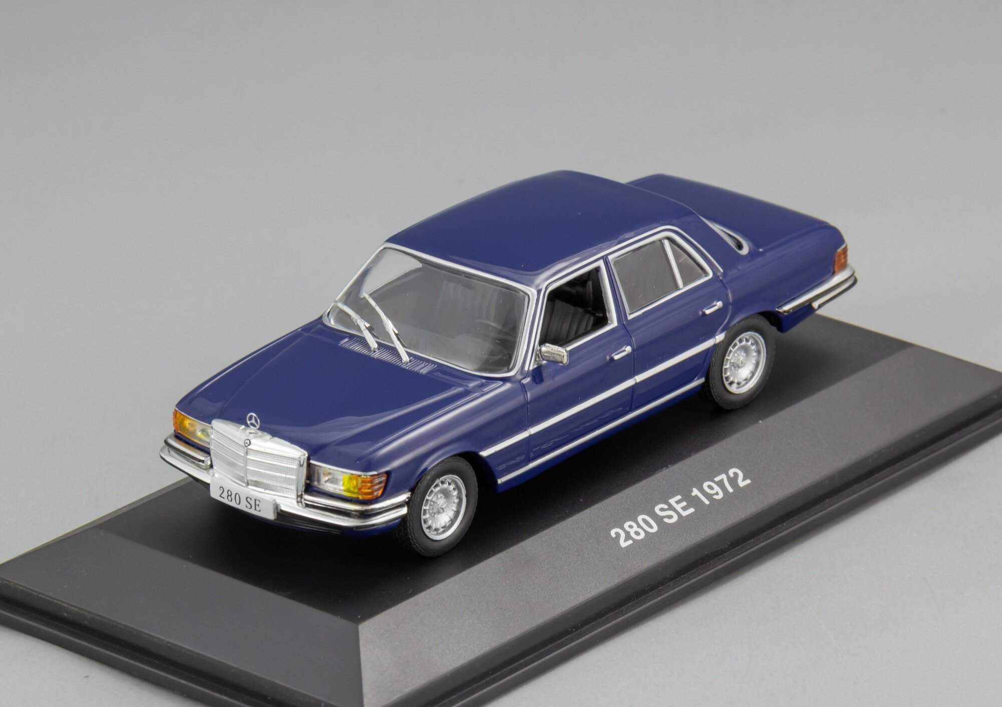 Коллекционная масштабная модель 1:43 Mercedes-Benz S-Klasse W116 280 SE (1972-1980) от IXO