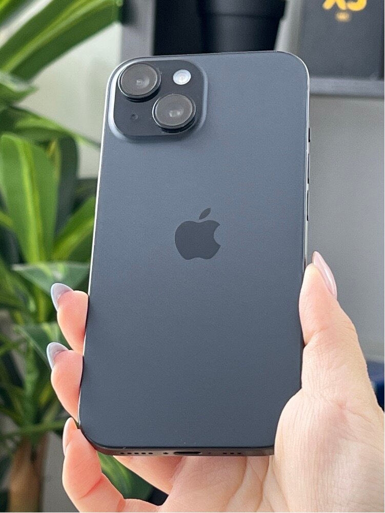 Смартфон Apple iPhone 15, 128 Гб, Черный, Apple A16 Bionic, IP68, 5G
