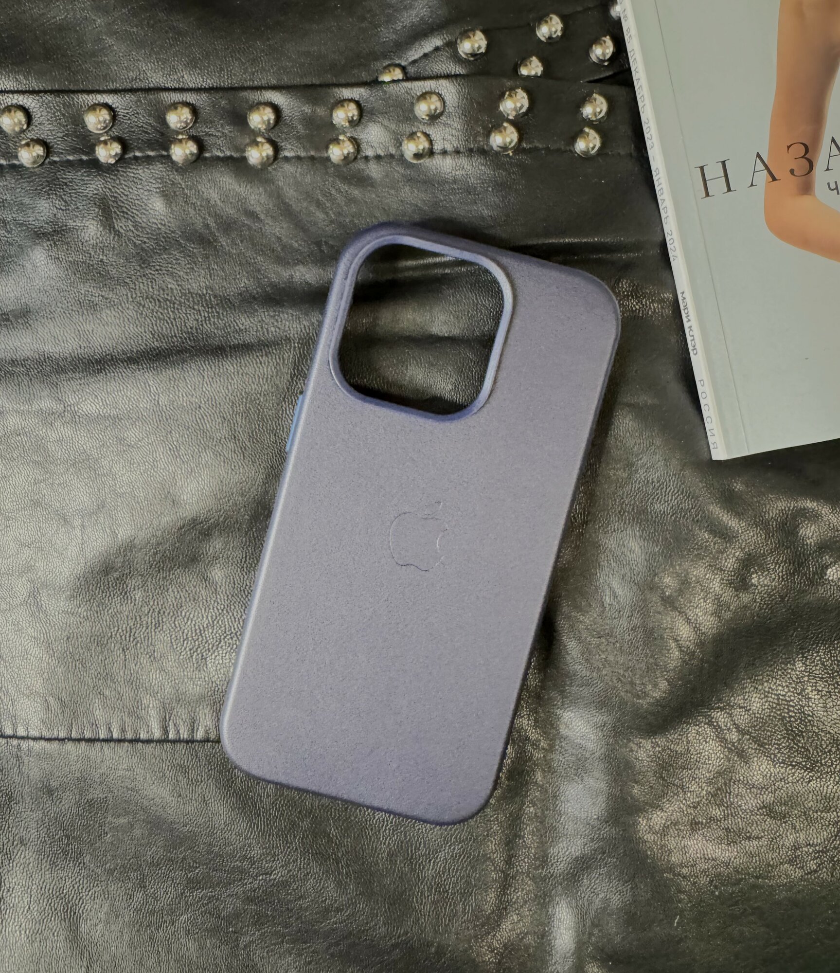 Чехол тёмно-синий для IPhone 15 Pro Leather Case с анимацией и функцией MagSafe
