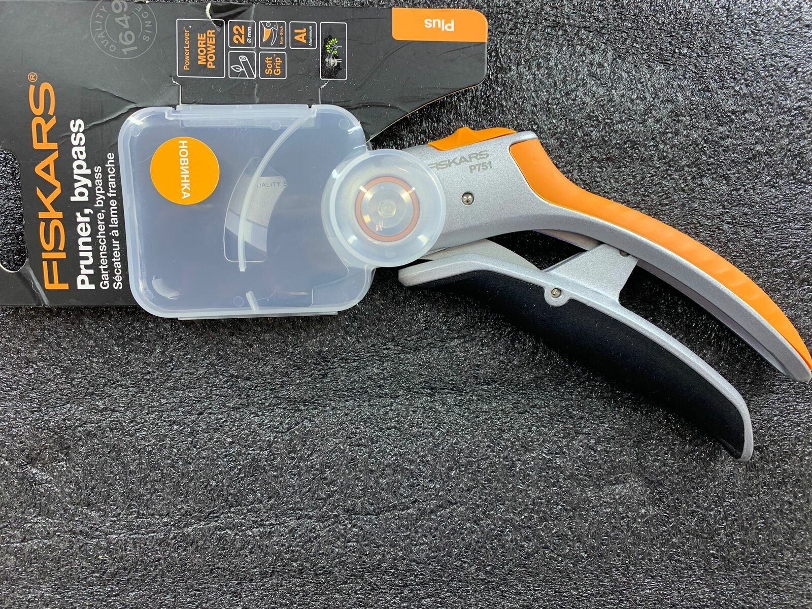 Секатор плоскостной Fiskars Plus PowerLever P751 черный/оранжевый (1057172) - фото №15