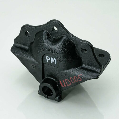 Кронштейн передней рессоры передний NISSAN DIESEL вид 1 PM 7665₽