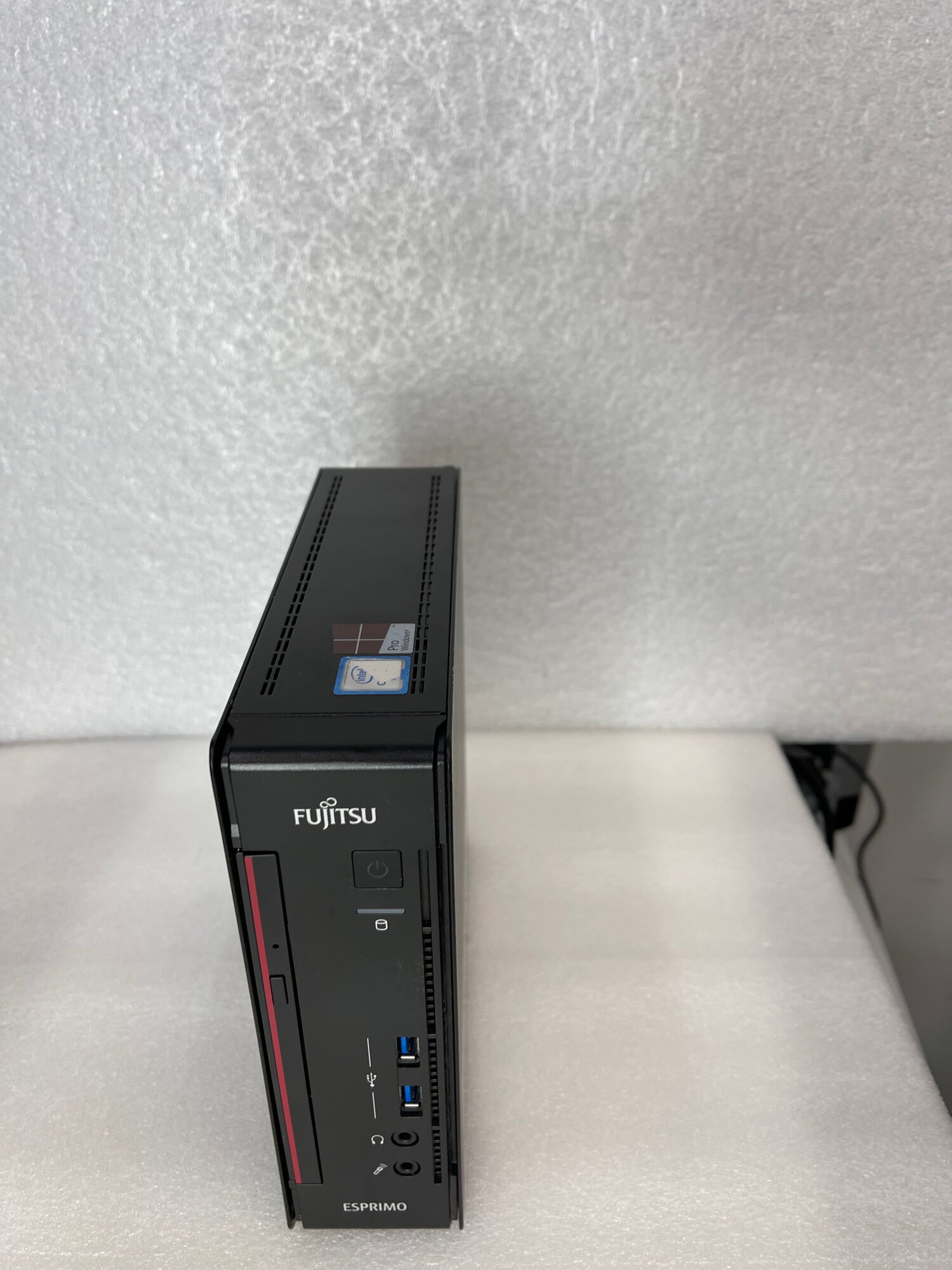 Неттоп Fujitsu Esprimo Q556
