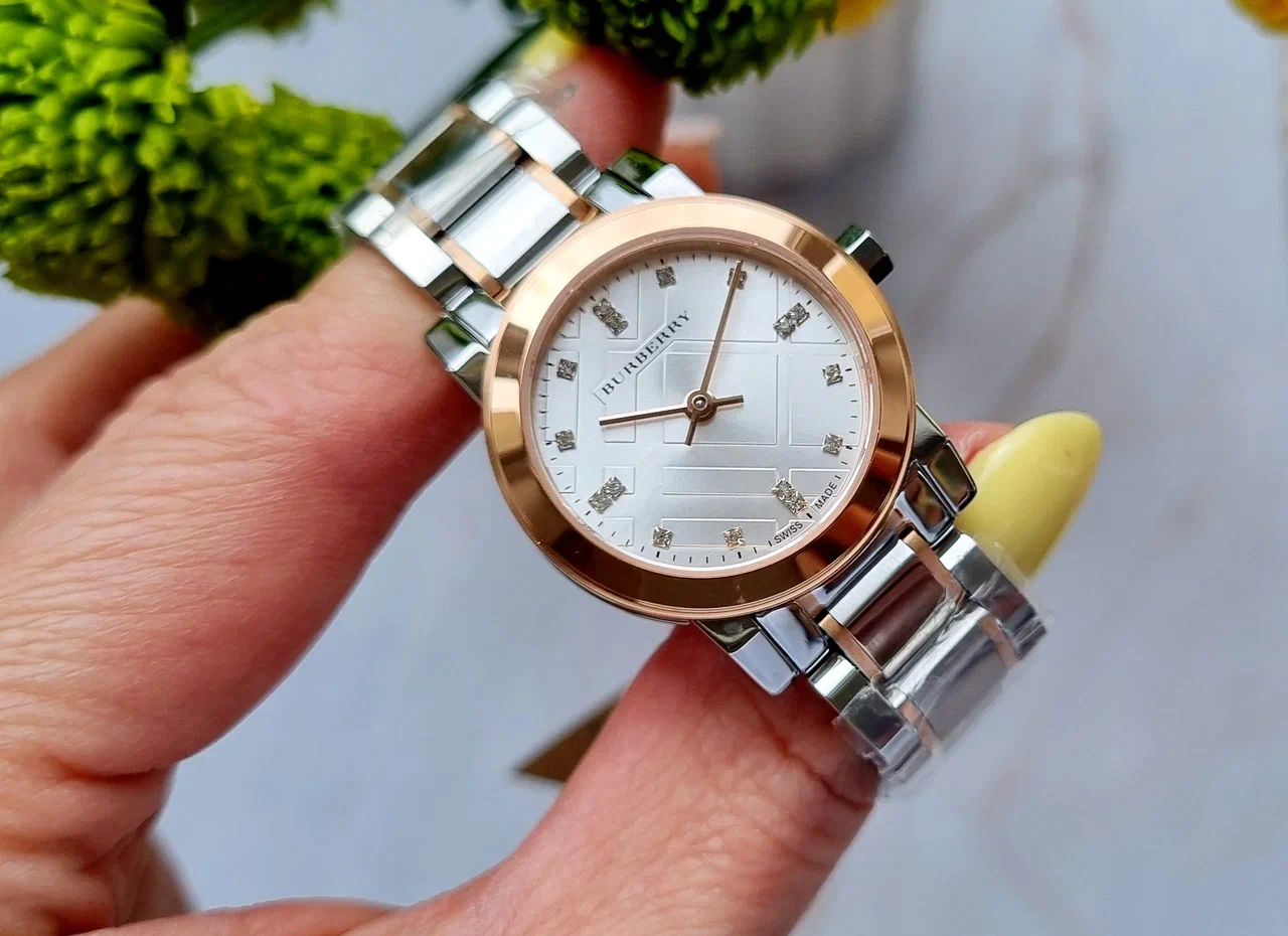 Наручные часы BURBERRY, серебристый